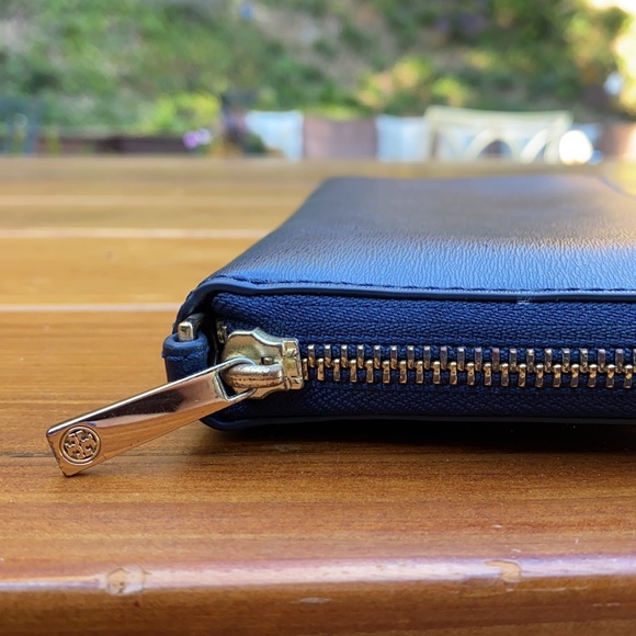 Tory Burch Wallet - Picture 3 of 8
